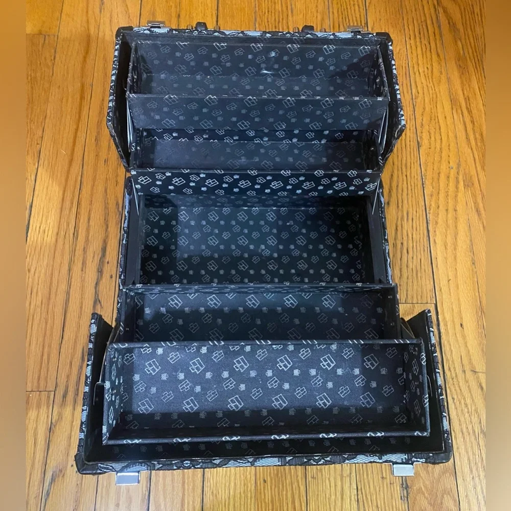 Caboodles 11 excluding
